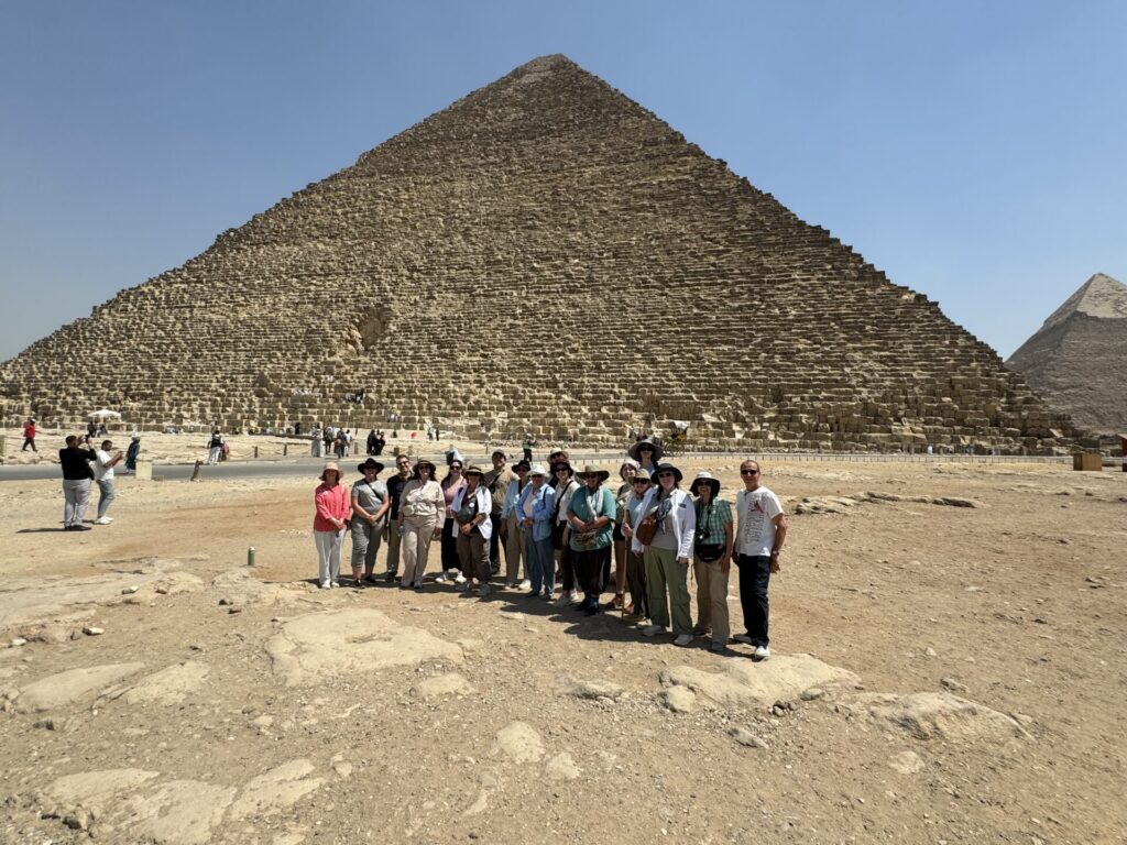 tour group at the great pyramid of giza